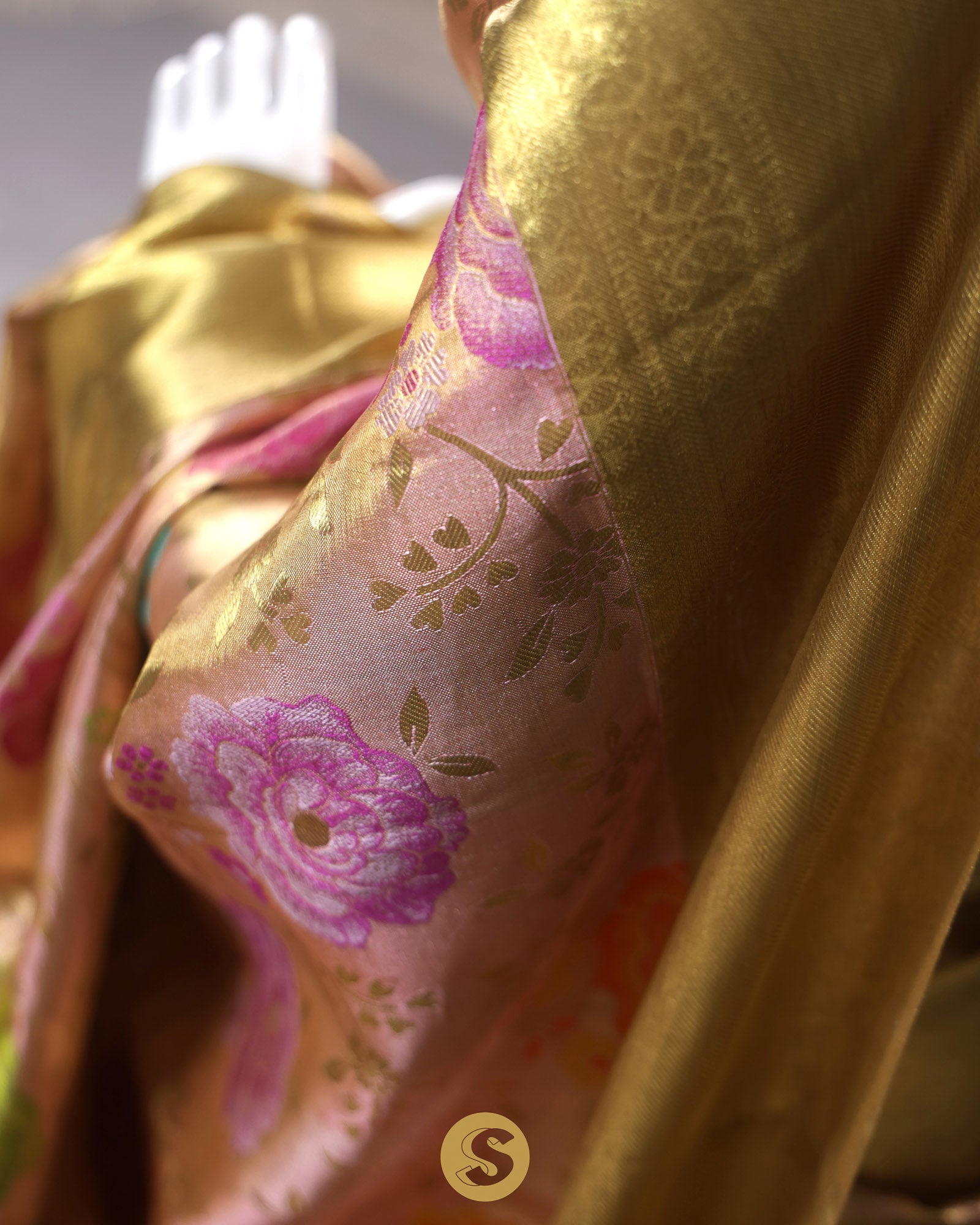 Lady Pink Tissue Kanjivaram Saree With Floral Jaal Weaving