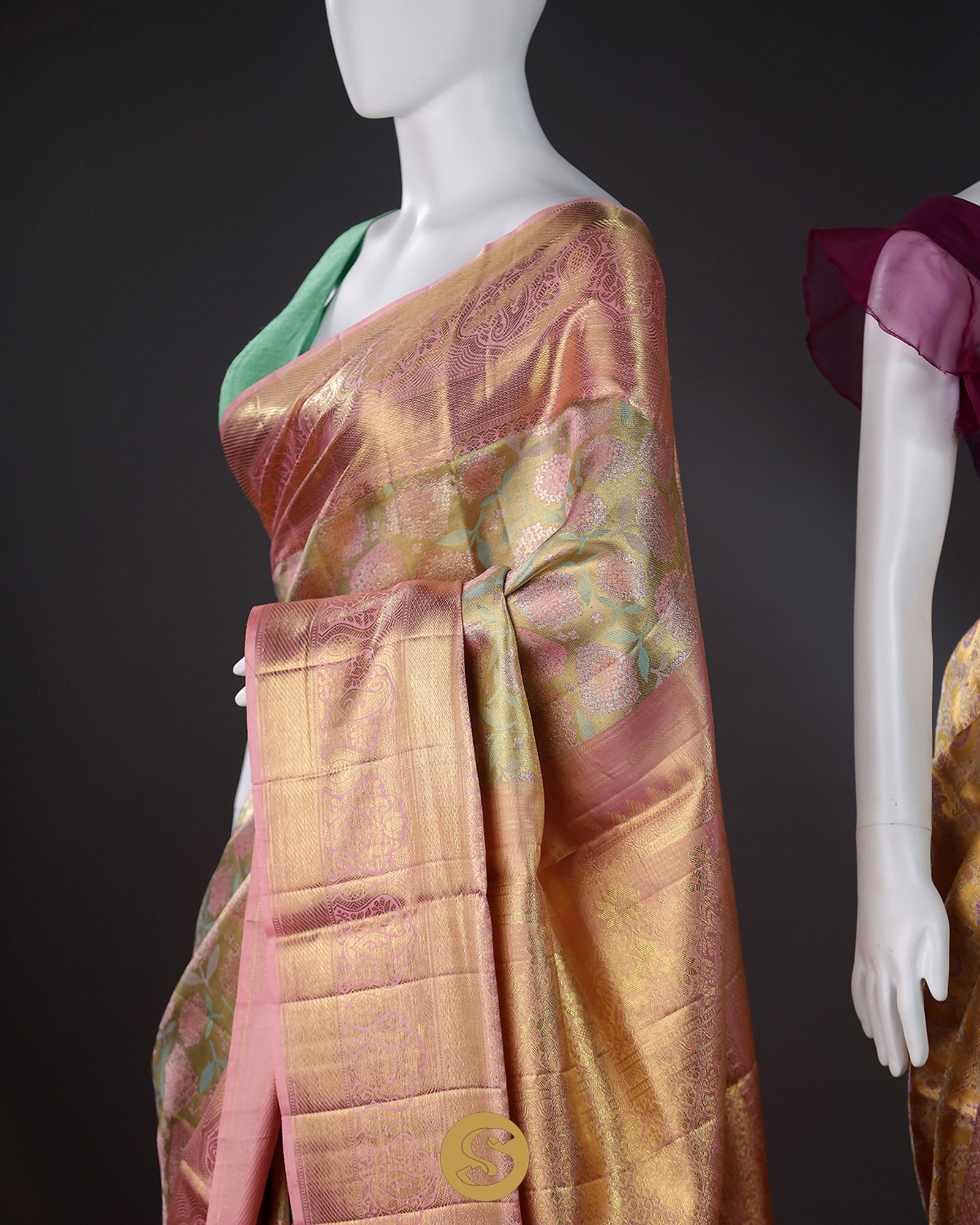 Vegas Gold Kanjivaram Silk Saree With Floral Jaal Weaving