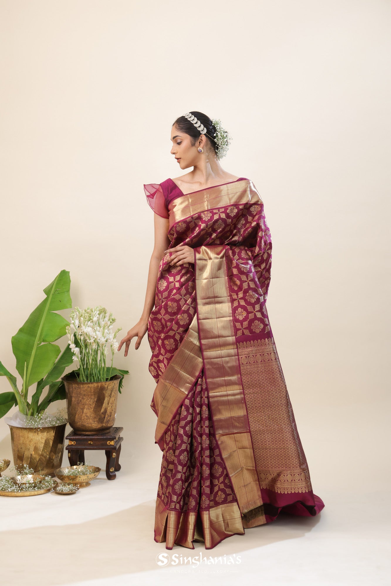 Bright Maroon Kanjivaram Silk Saree With Butti Pattern