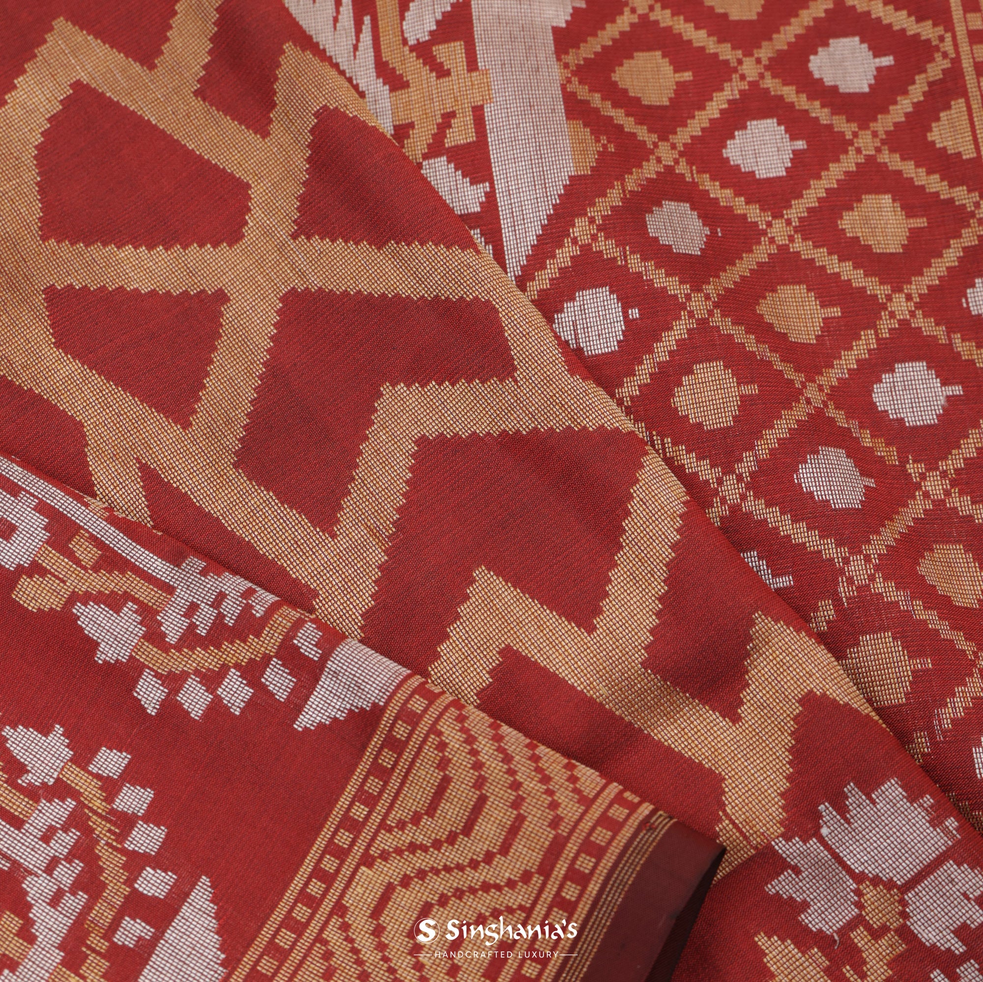 Prismatic Red Silk Saree With Banarasi Weaving