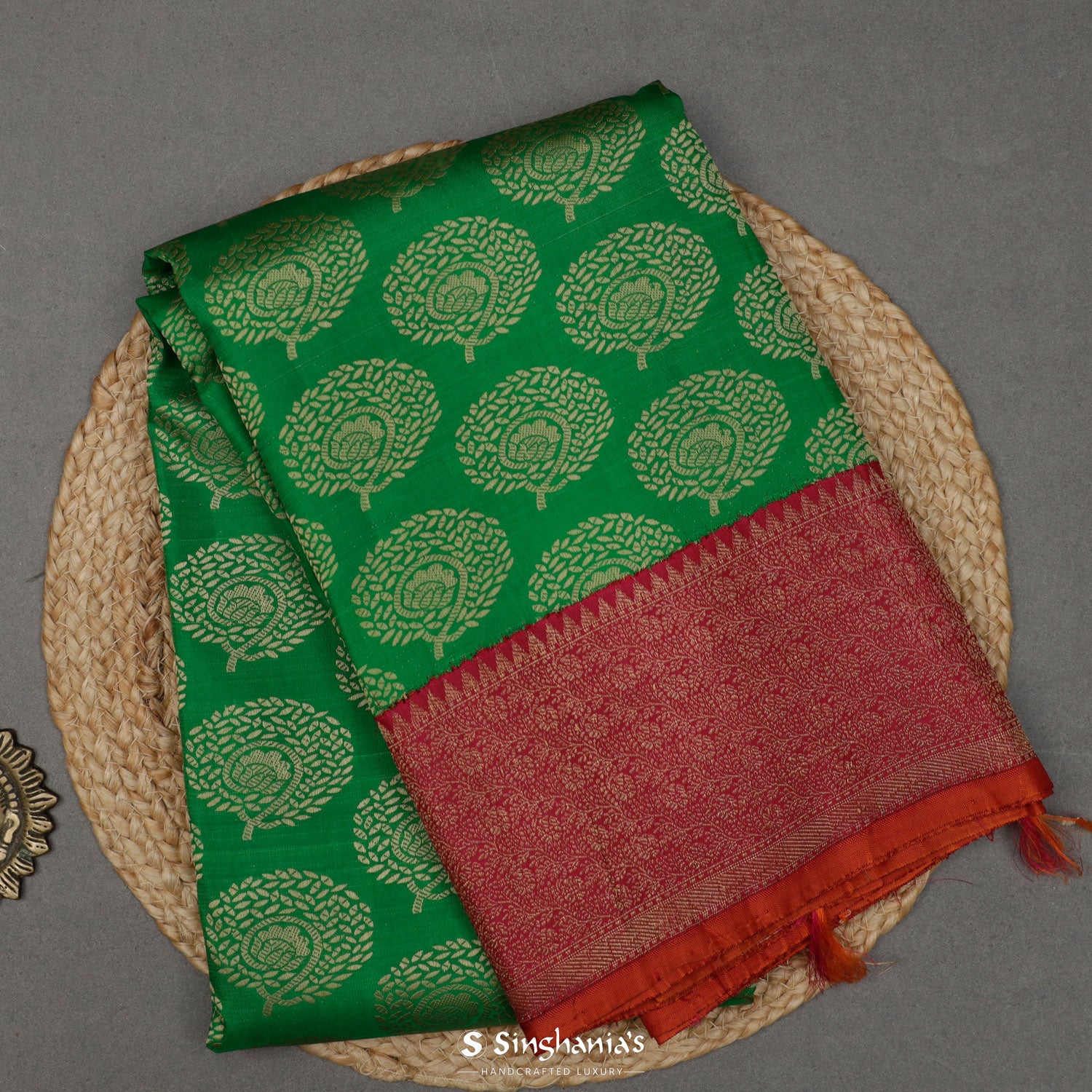 Irish Green Kanjivaram Silk Saree With Floral Butti Pattern