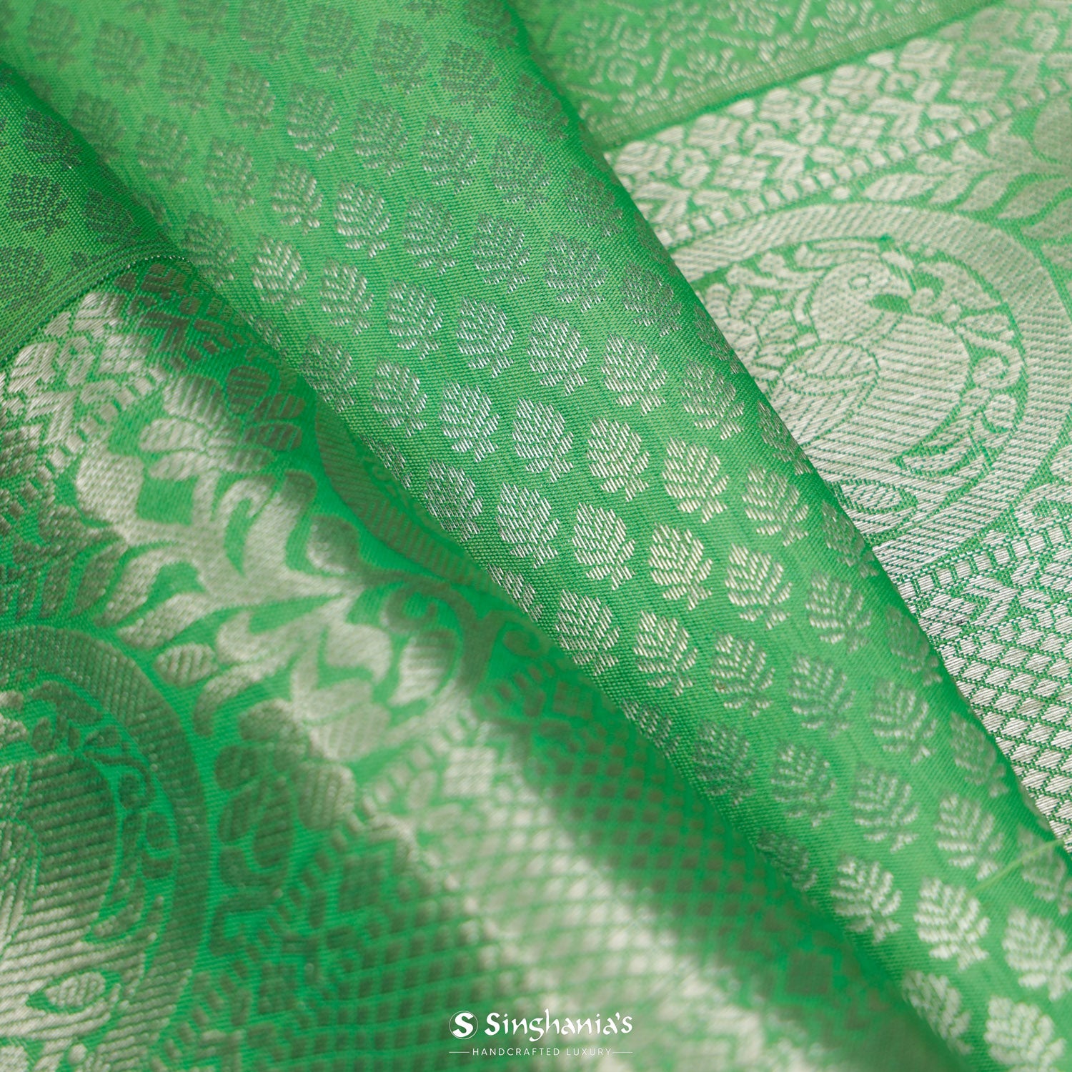 Cheerful Light Green Kanchi Saree With Floral Jaal Pattern