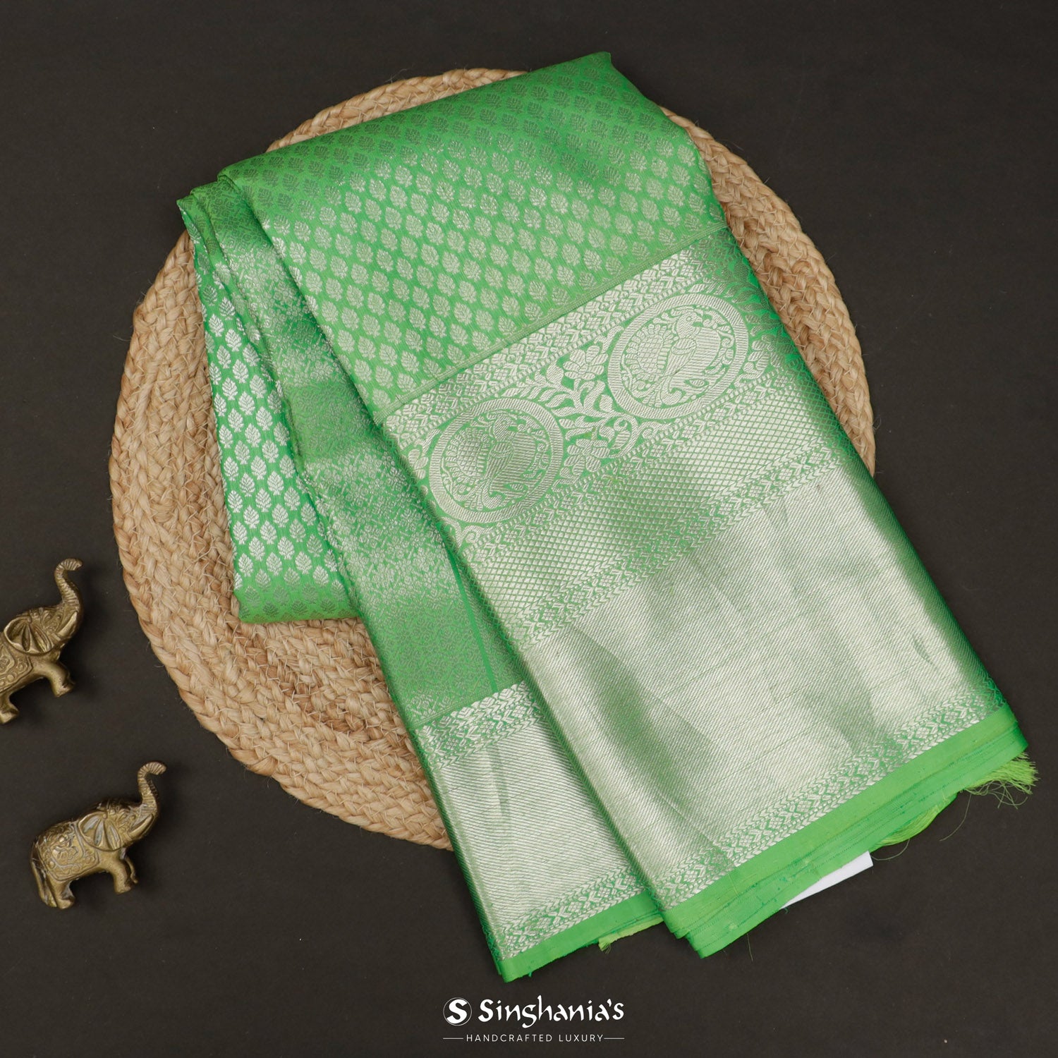Cheerful Light Green Kanchi Saree With Floral Jaal Pattern