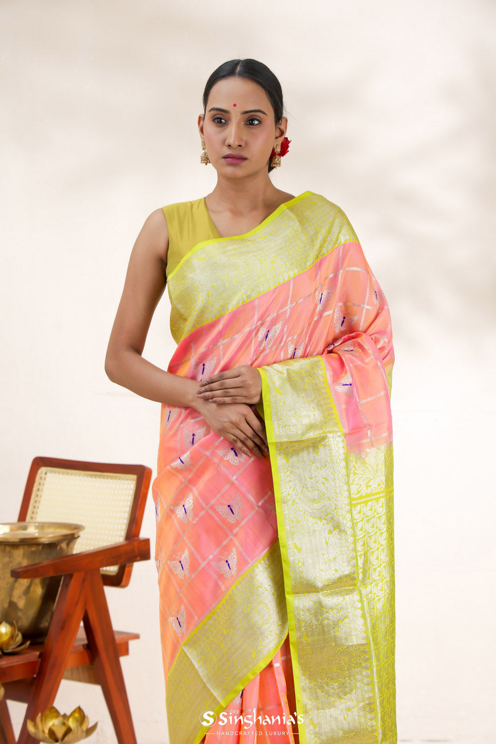 Peach Pink Venkatagiri Silk Saree With Contrast Border