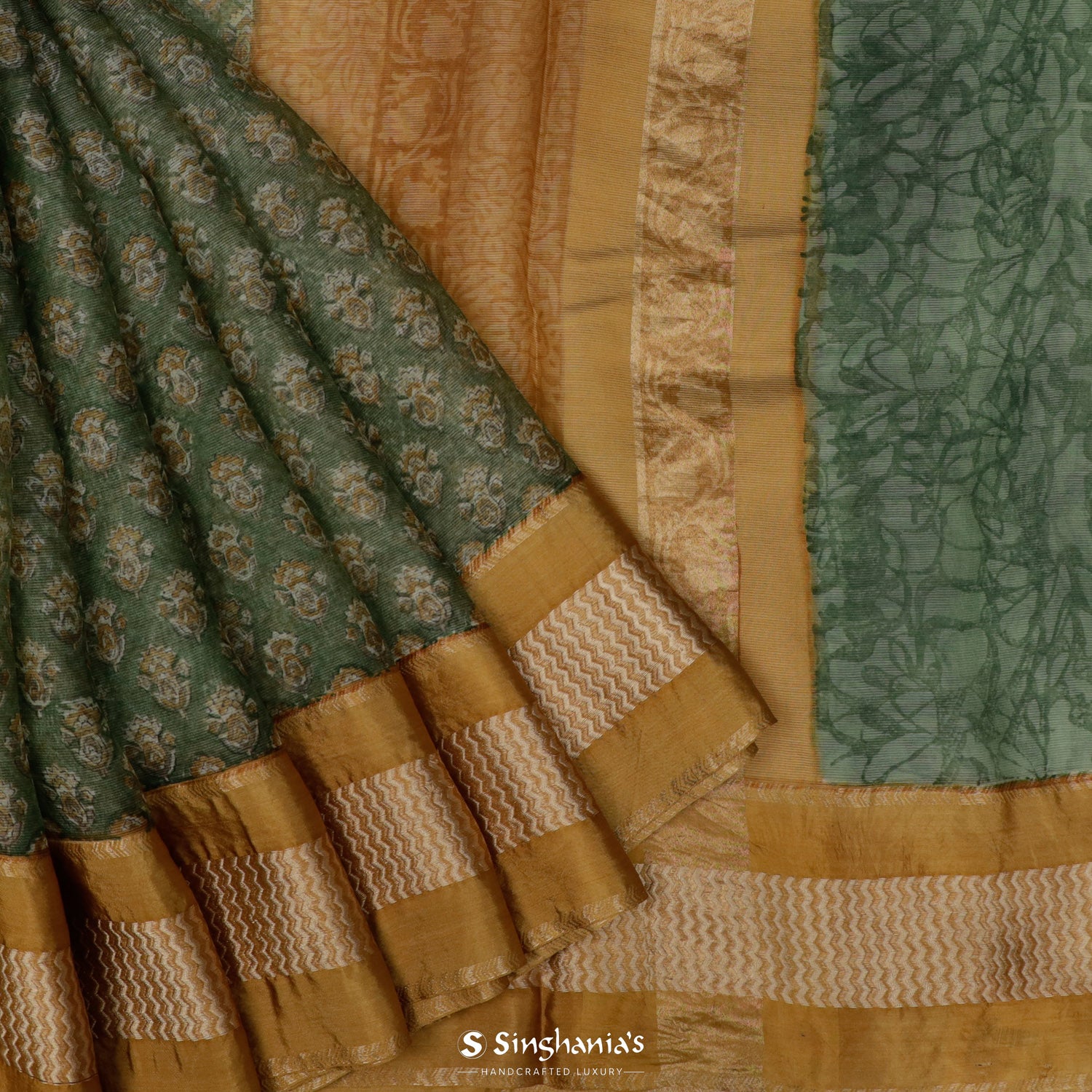 Middle Green Printed Maheshwari Saree With Floral Butti Pattern