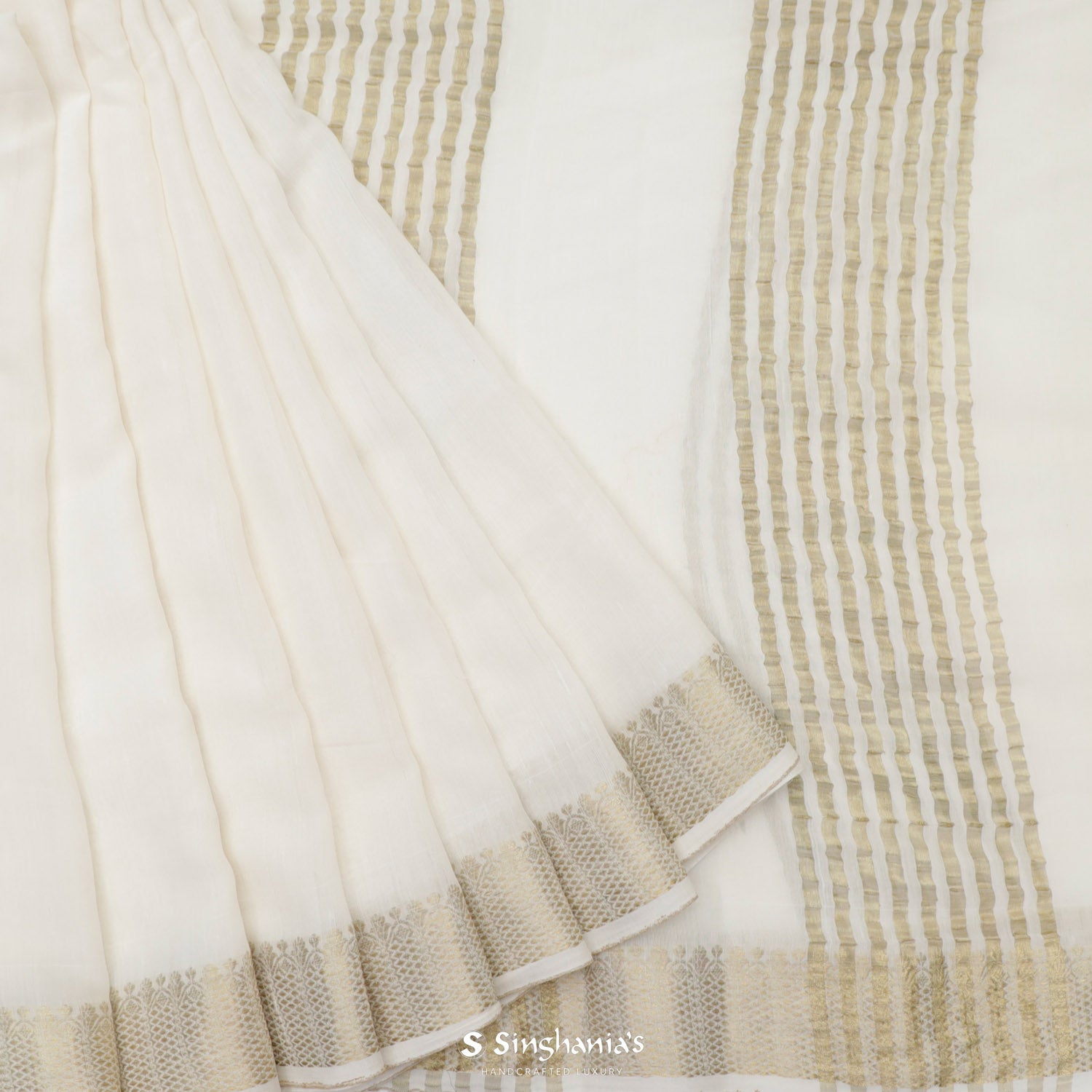 Floral White Matka Saree With Contrast Border