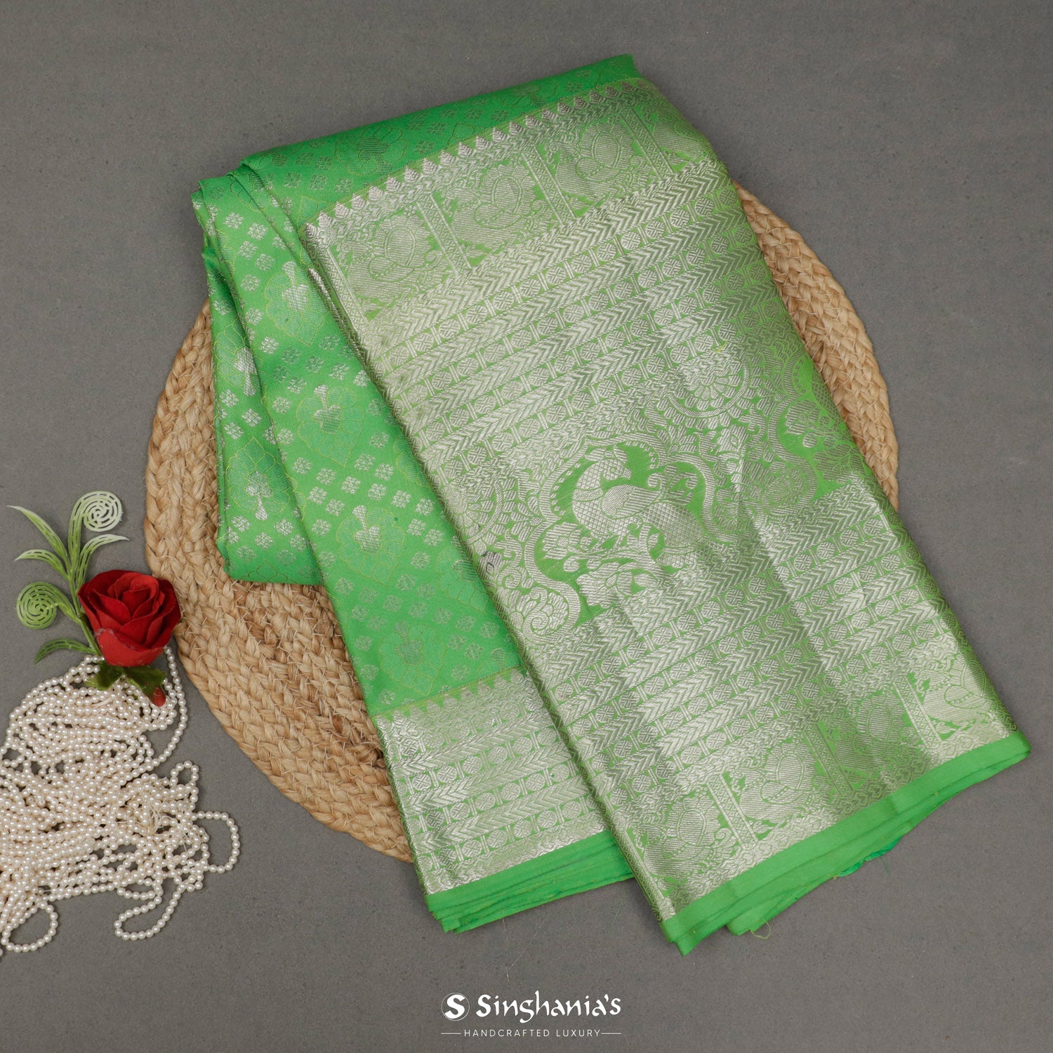 Chateau Green Kanjivaram Saree With Floral Jaal Pattern