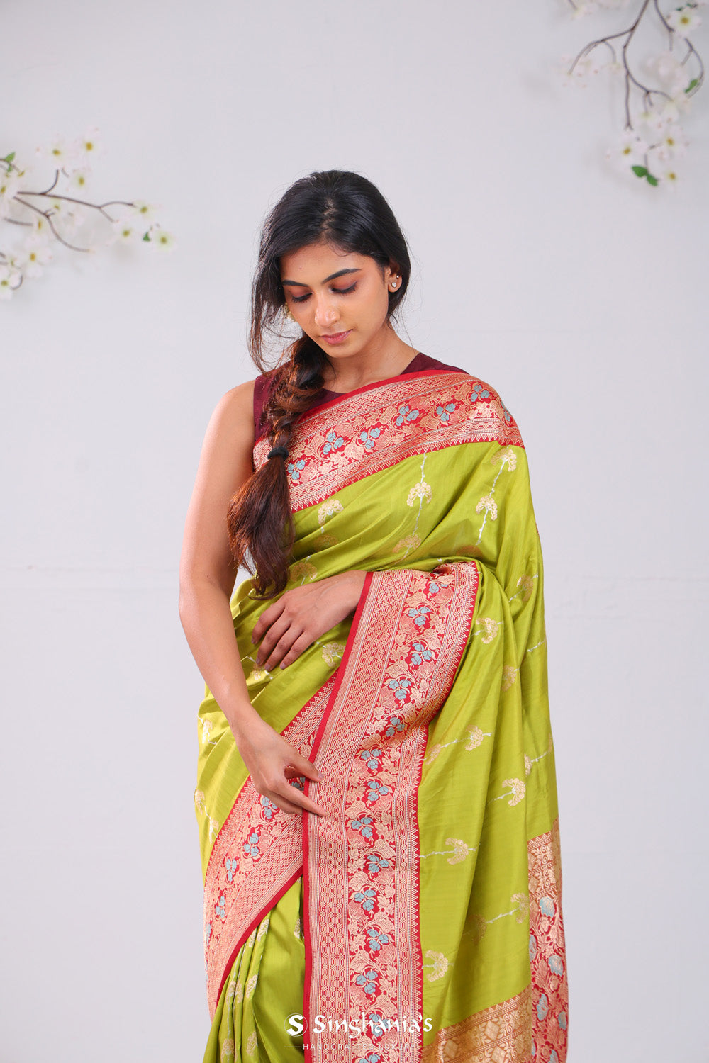 Pear Green Banarasi Silk Saree With Contrast Border