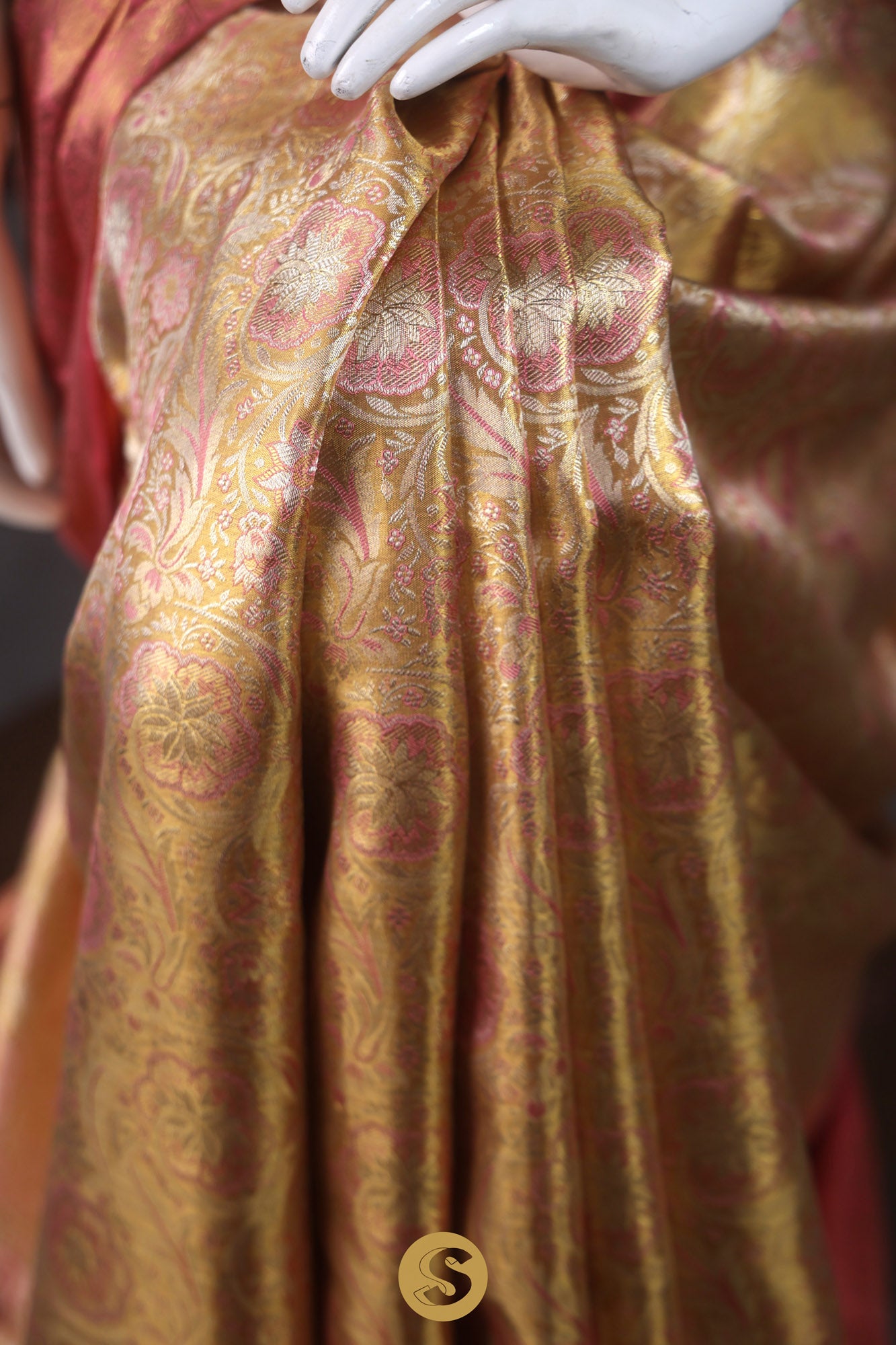 Antique Gold Kanjivaram Silk Saree With Floral Jaal Weaving