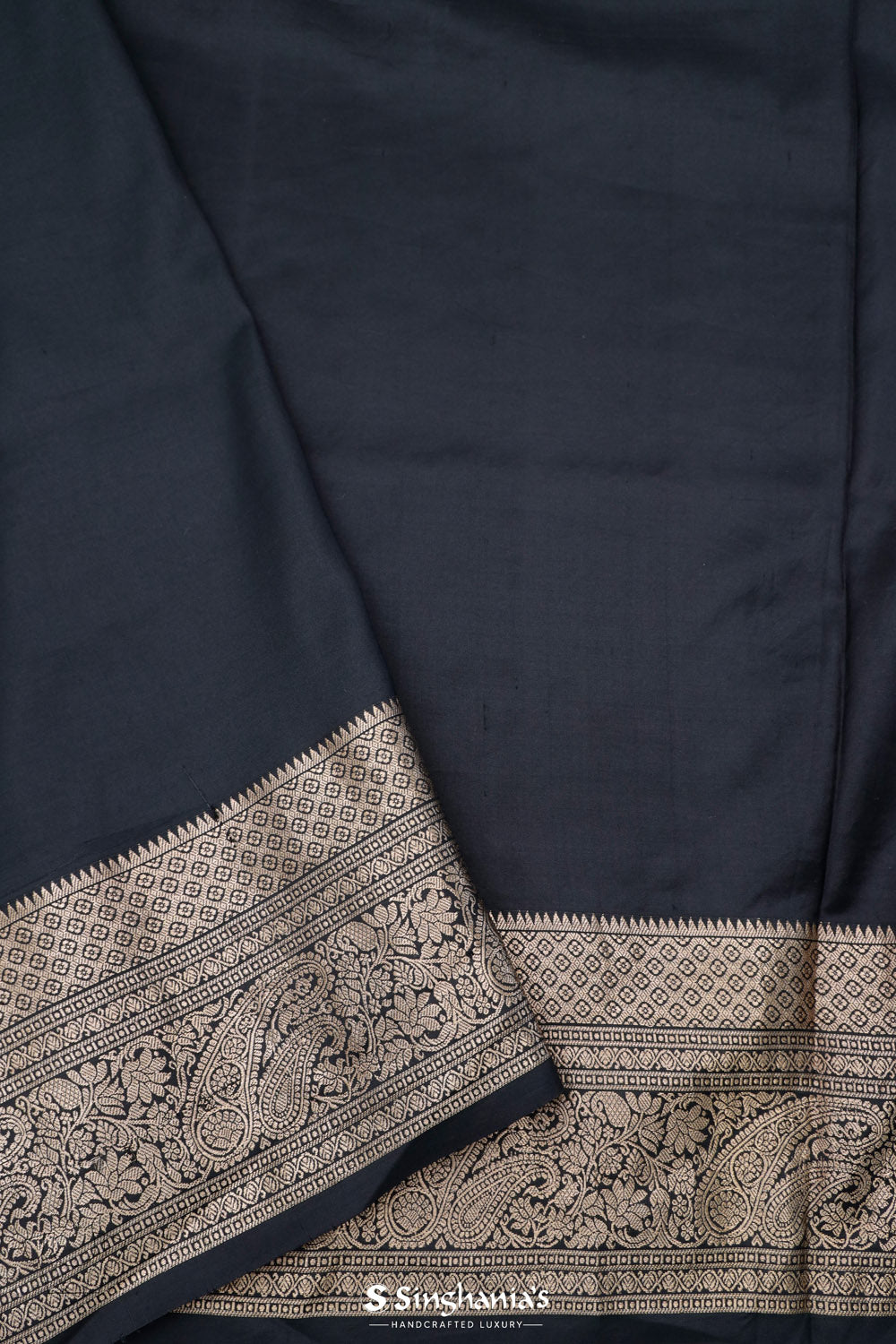 Bright White Printed Kanjivaram Silk Saree With Floral Design