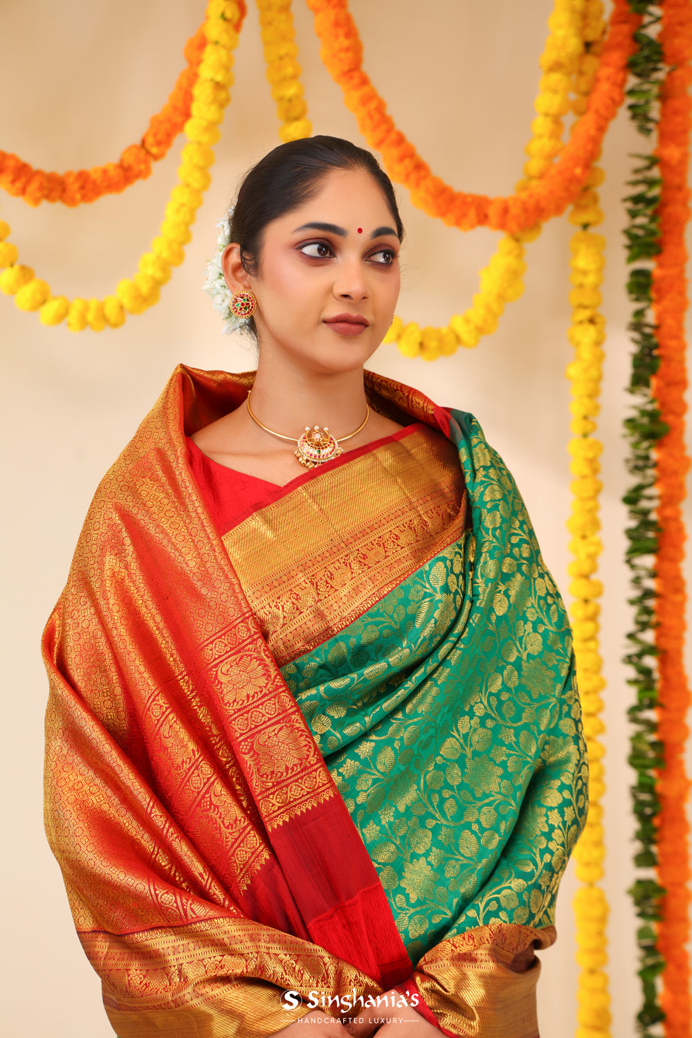 Cadmium Green Kanjivaram Silk Saree With Floral Jaal Weaving