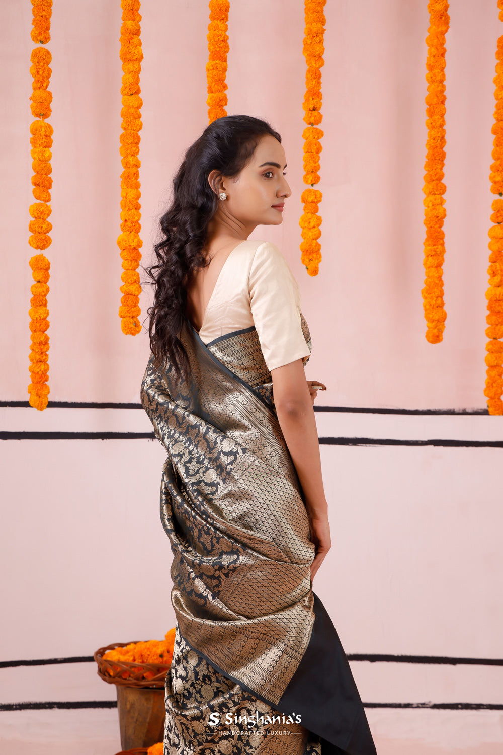 Abbey Black Banarasi Silk Saree With Floral Jaal Design