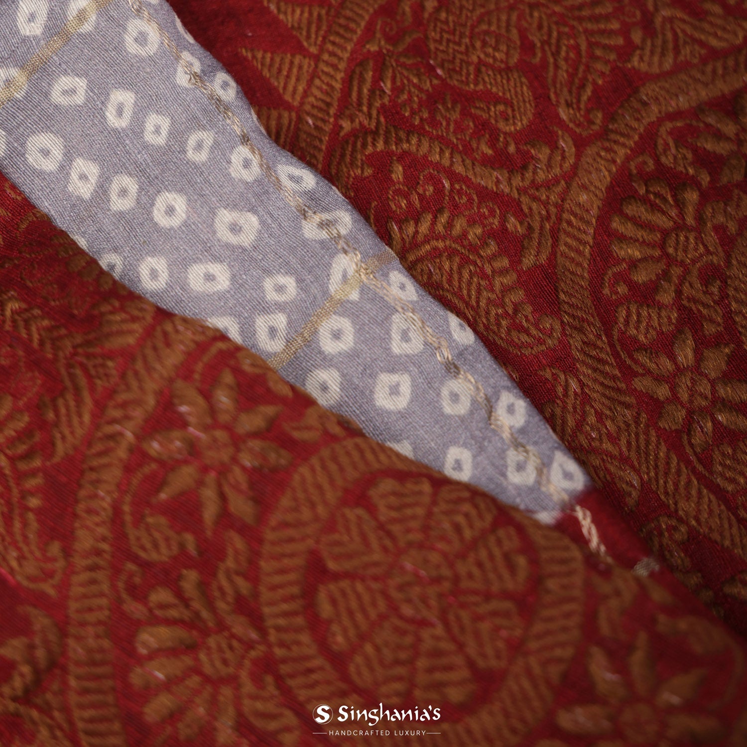 Lavender Gray Matka Silk Saree With Bandhani Pattern