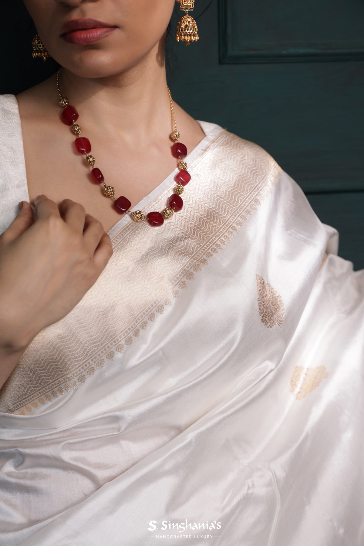 Silver White Banarasi Silk Saree With Floral Buttas Design