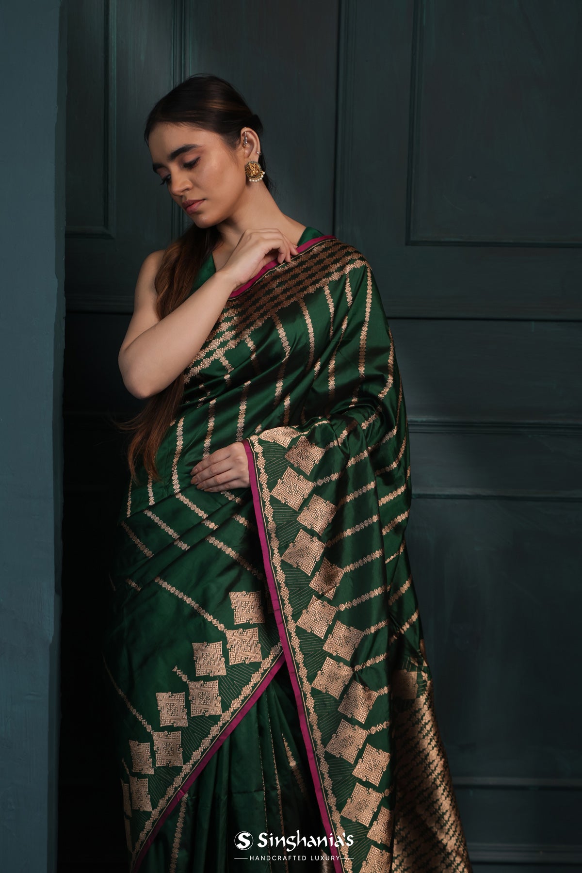 Kaitoke Green Banarasi Silk Saree With Stripes Design