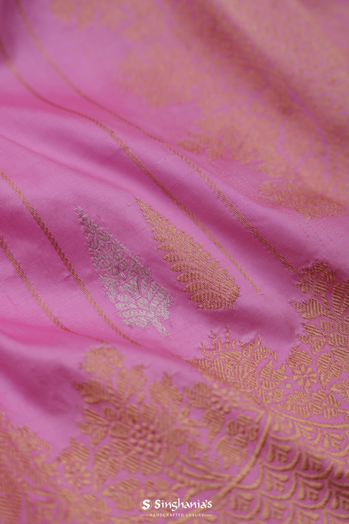Lavender Rose Banarasi Silk Saree With Floral Jaal Weaving