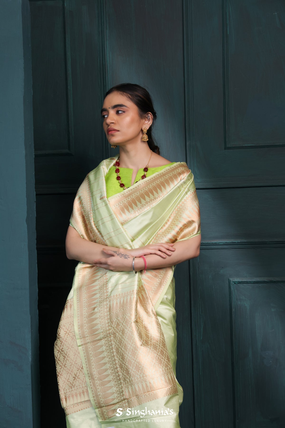Nyanza Green Banarasi Silk Saree With Floral-Stripes Weaving