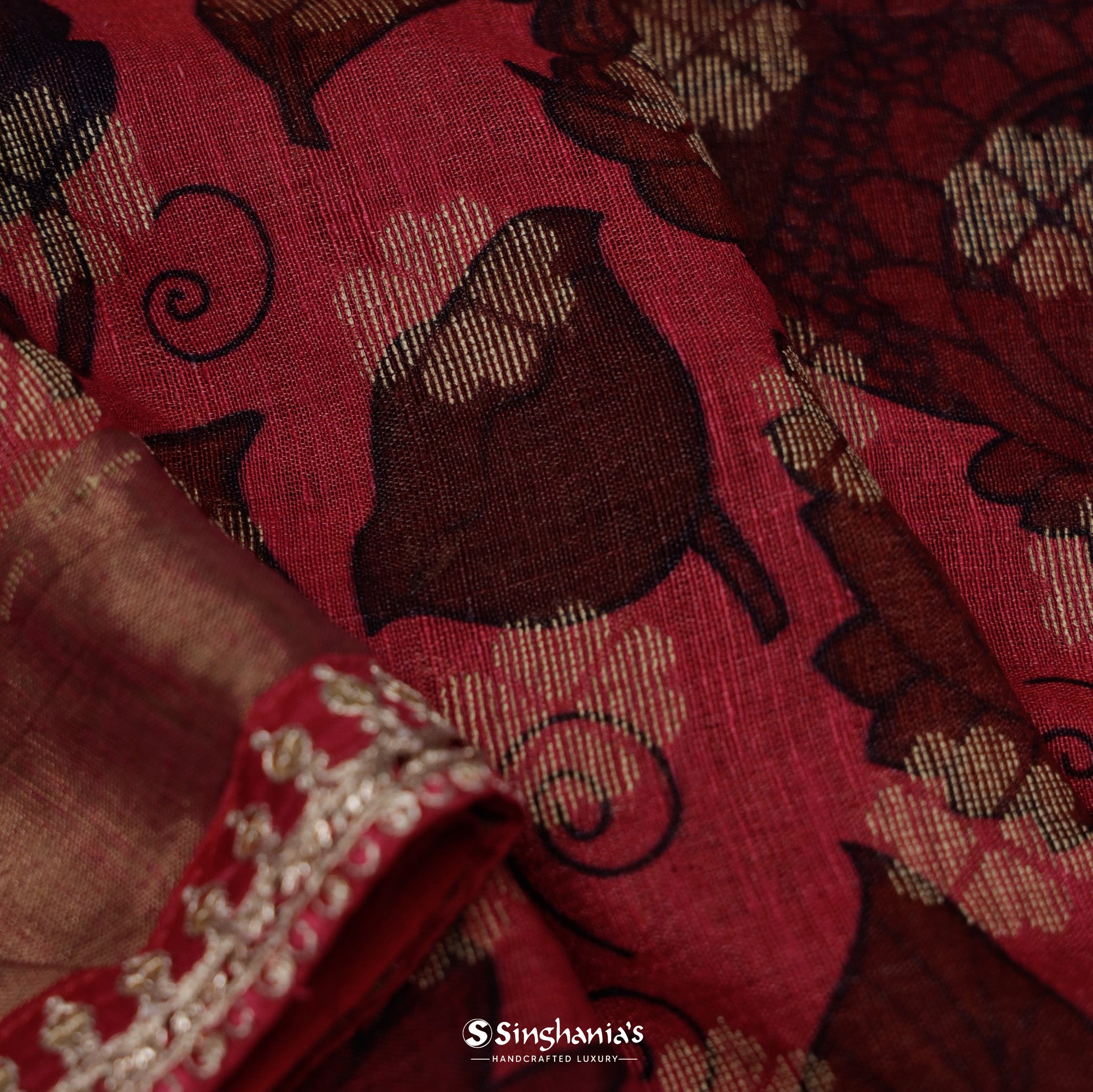 Sanguine Red Printed Matka Saree With Floral Pattern