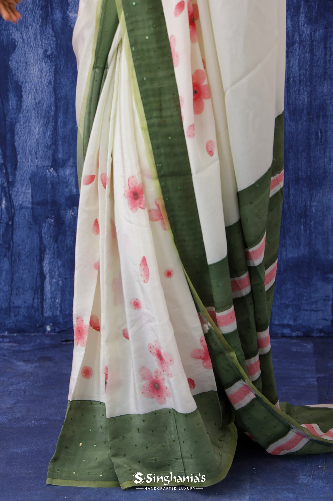 Ivory White Printed Soft Silk Saree With Floral Motifs