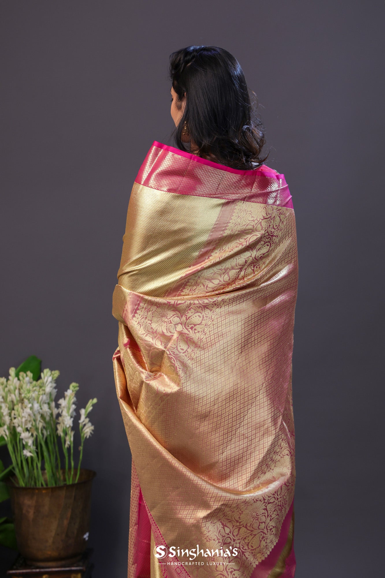 Antique Gold Tissue Kanjivaram Silk Saree With Geomentrical Pattern