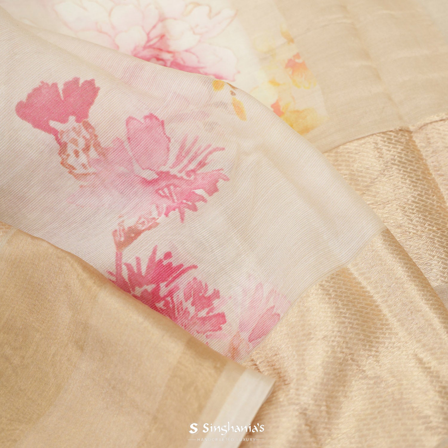 Champagne Cream Printed Maheshwari Saree With Floral Pattern