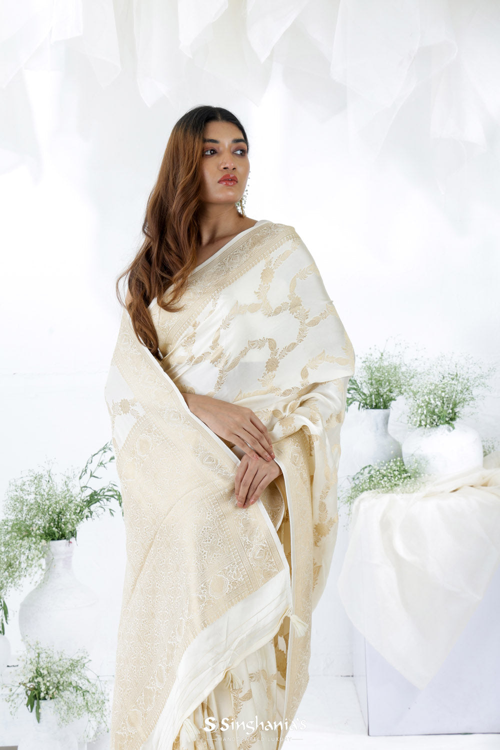 Pristine White Banarasi Mashru Silk Saree With Floral Jaal Design