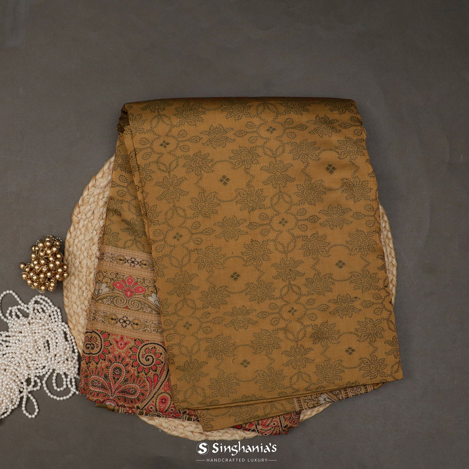 Vintage Yellow Silk Saree With Banarasi Weaving