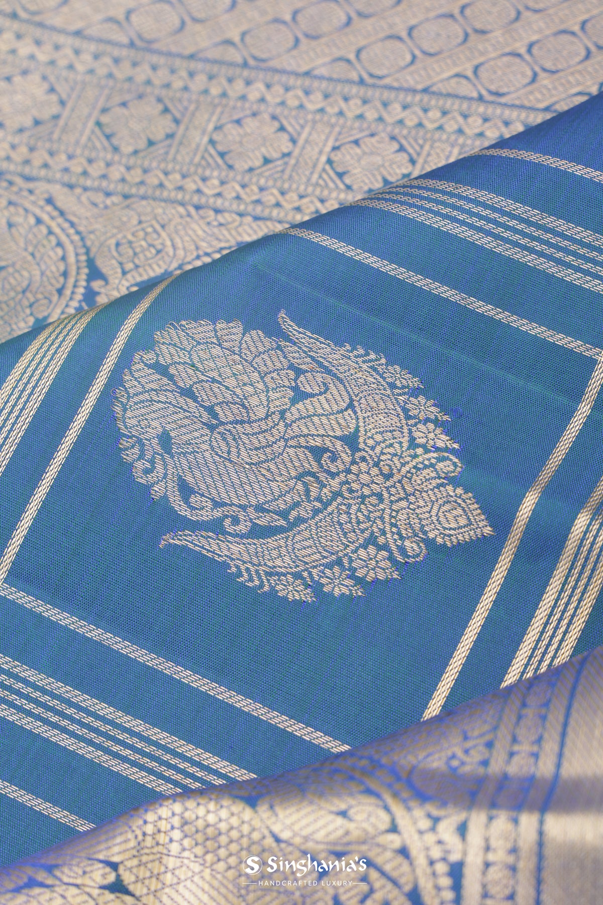 Blue Green Dual-Tone Kanjivaram Saree With Peacock Weaving