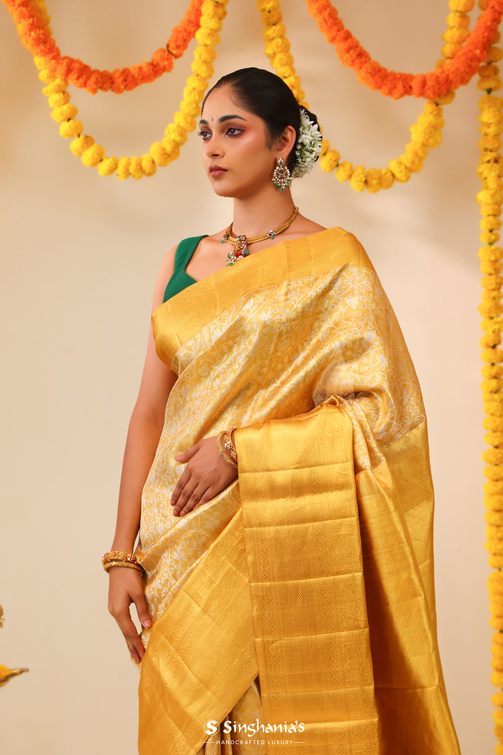 Arabian Gold Tissue Kanjivaram Saree With Floral Jaal