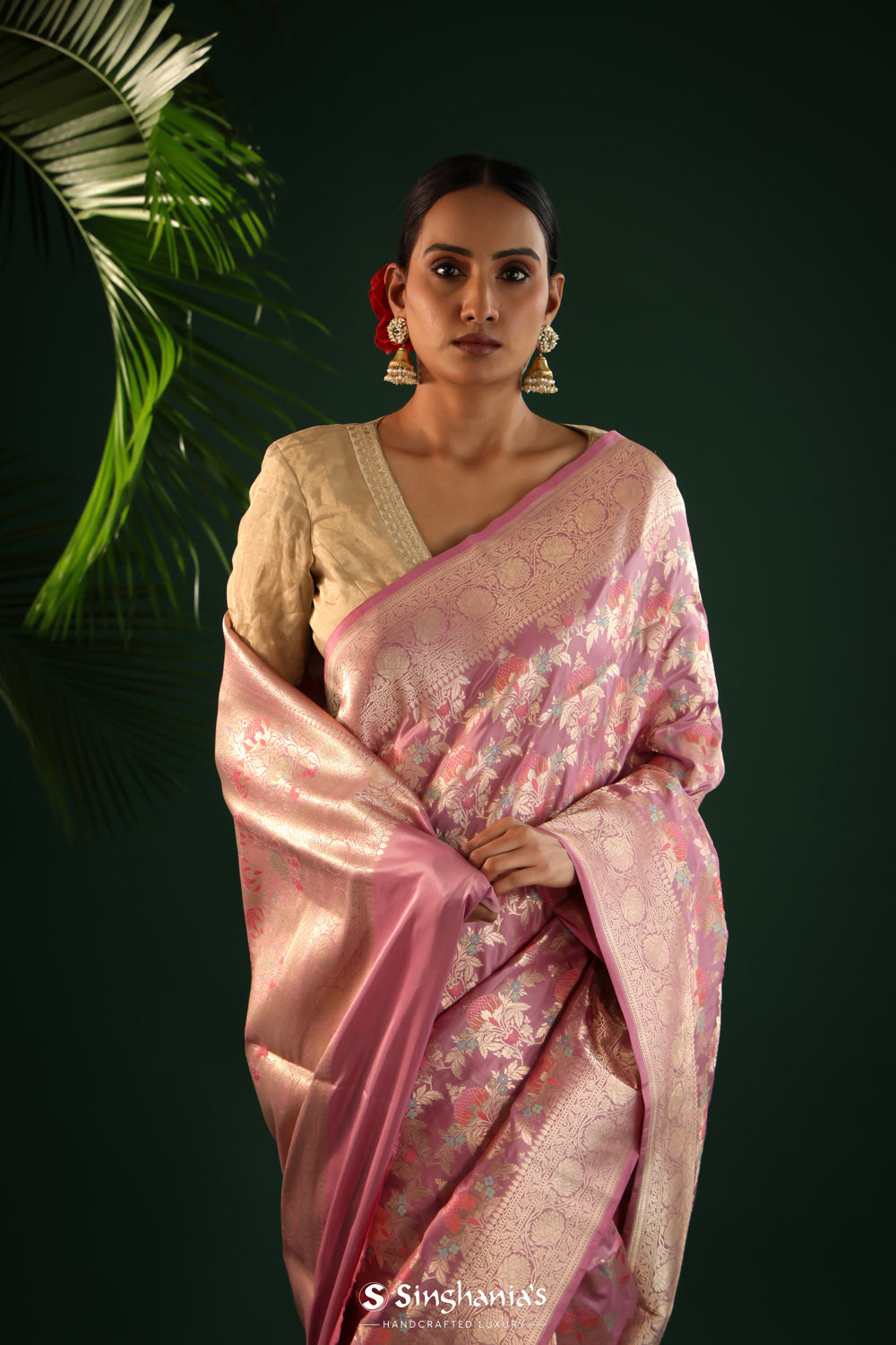 Middle Purple Banarasi Silk Saree With Detailed Floral Weaving