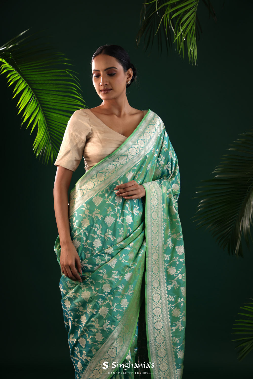 Dual-Shade Green Banarasi Silk Saree With Floral Jaal