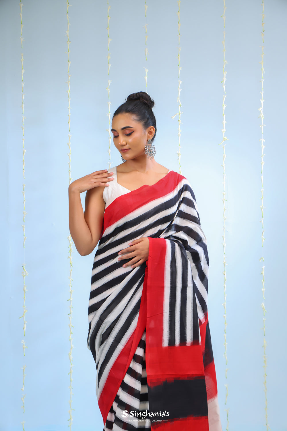 Black White Ikkat Cotton Saree With Contrast Border