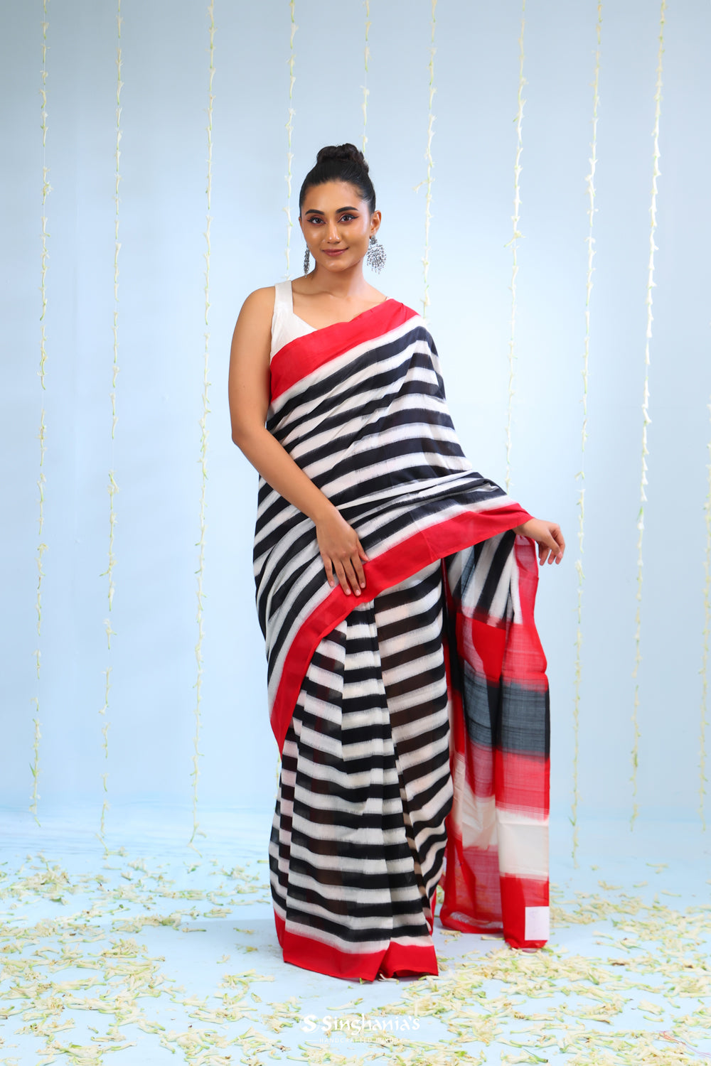 Black White Ikkat Cotton Saree With Contrast Border