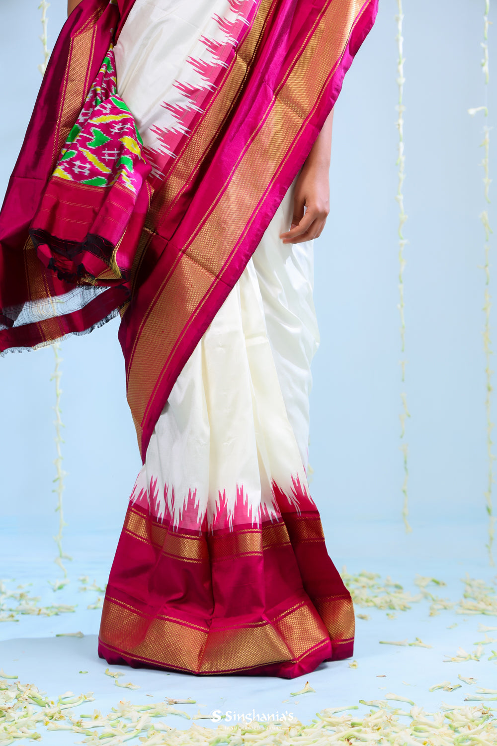 Ivory White Ikkat Silk Saree With Contrast Border