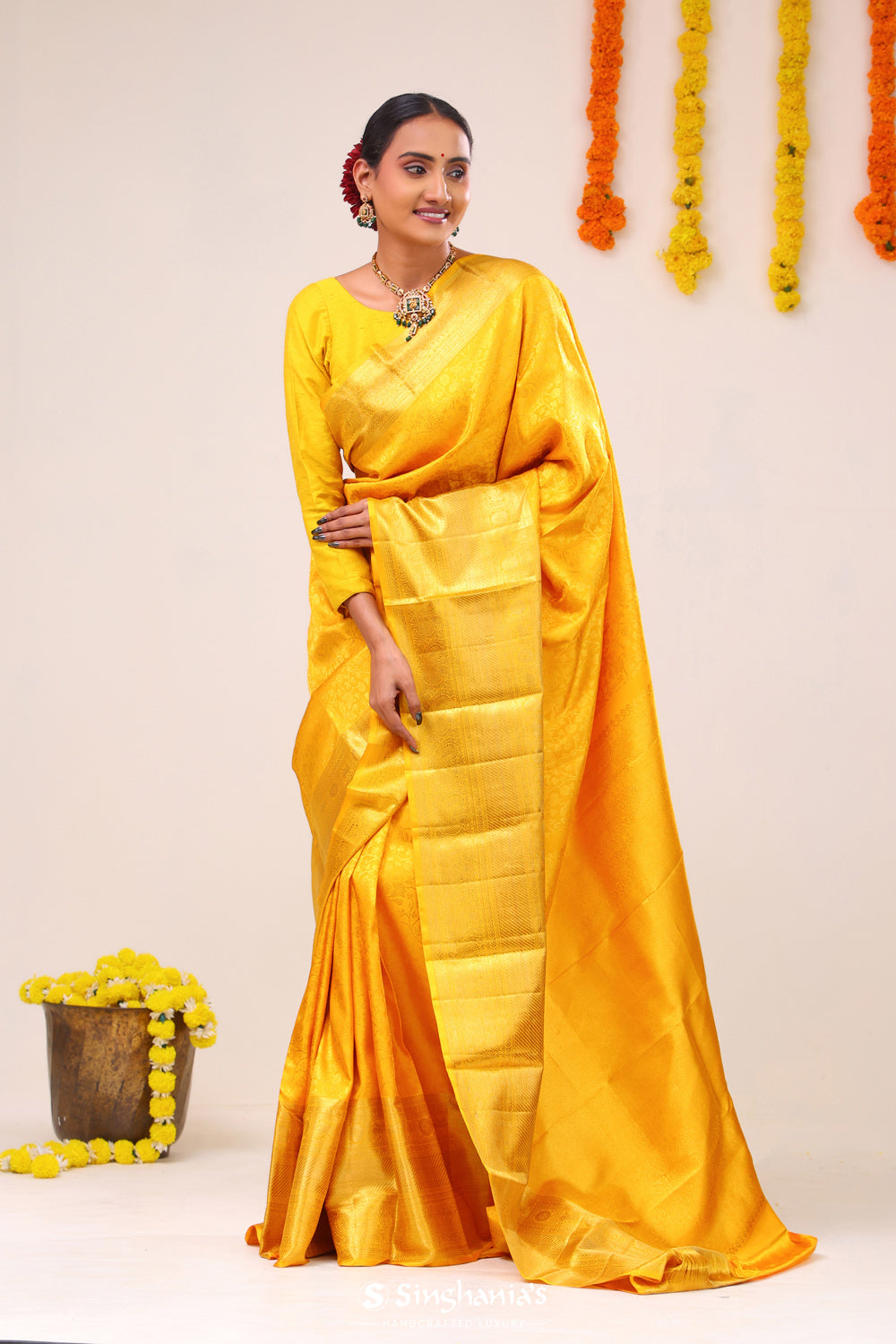 Arabian Gold Floral Jaal Kanjivaram Silk Saree