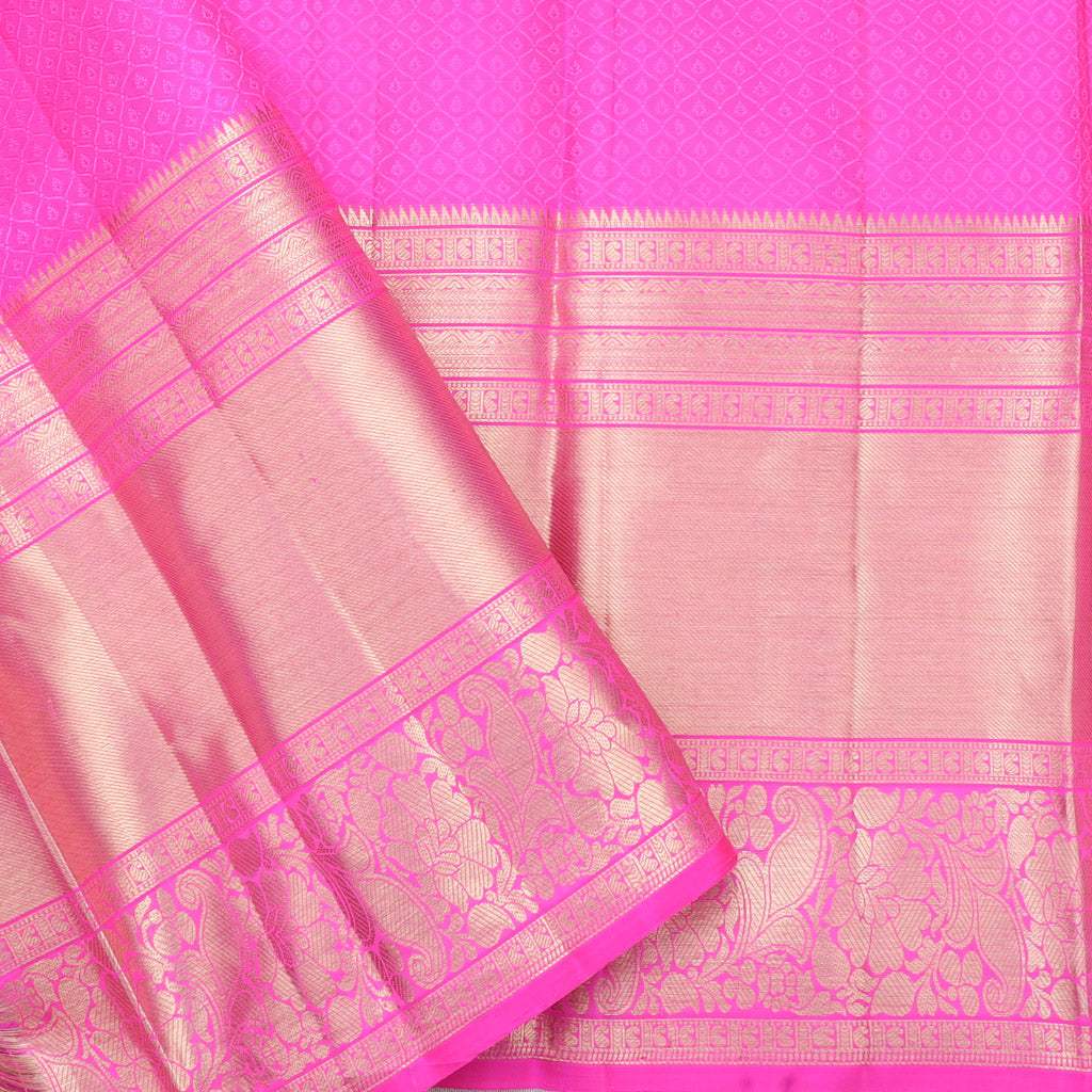 Sky Blue Kanjivaram Silk Handloom Saree With Diamond Pattern - Singhania's
