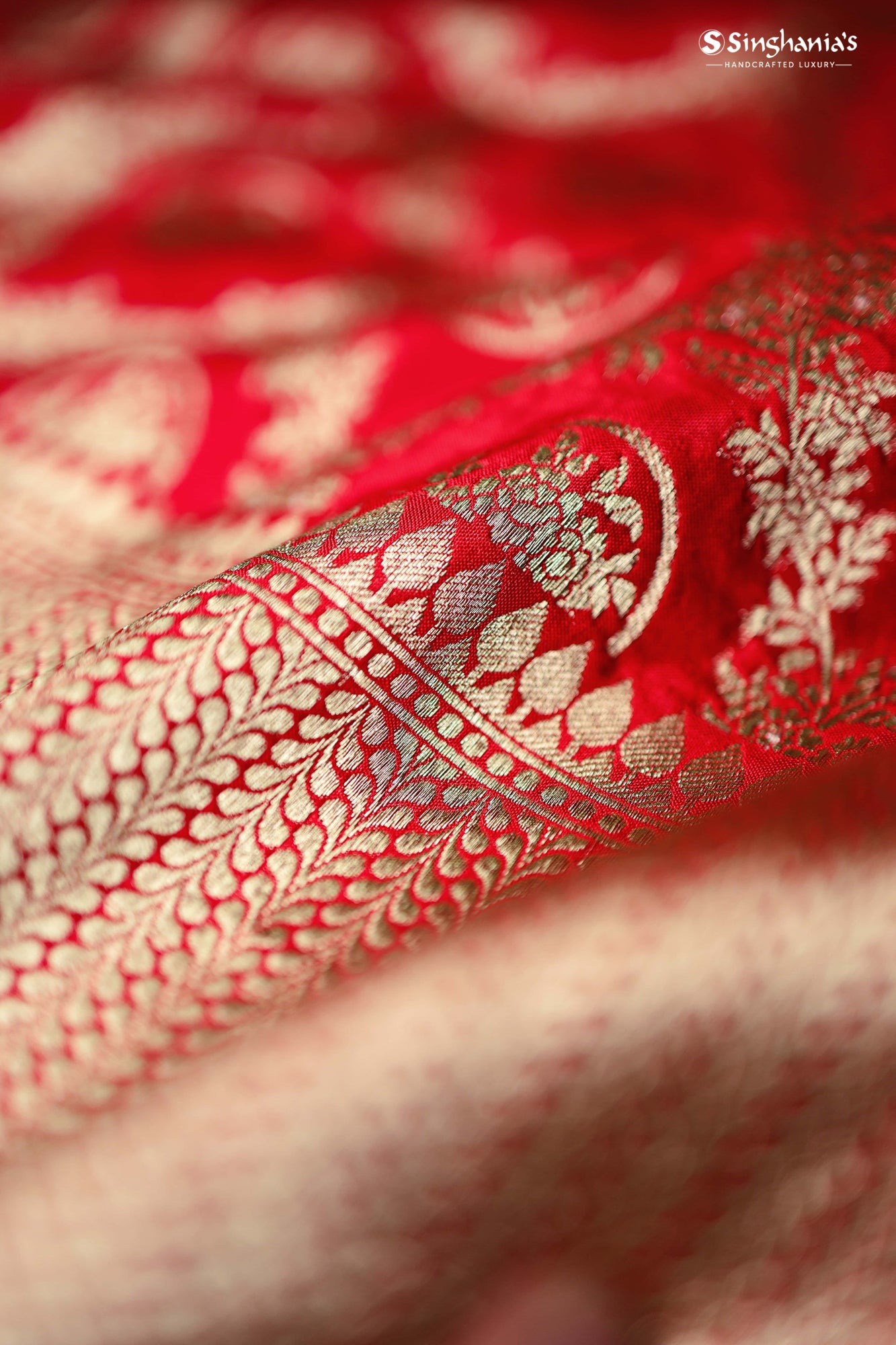 Bright Red Banarasi Silk Handloom Saree With Jaal Design - Singhania's