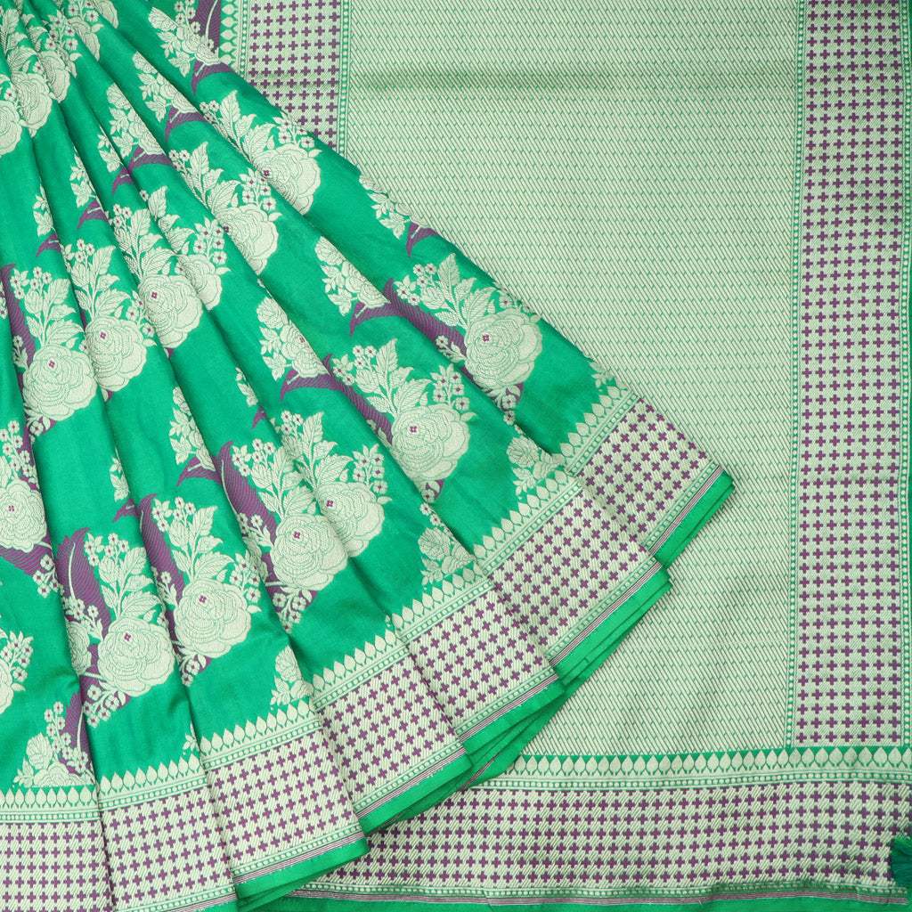 Spring Green Banarasi Silk Handloom Saree With Floral Leaf Motifs - Singhania's