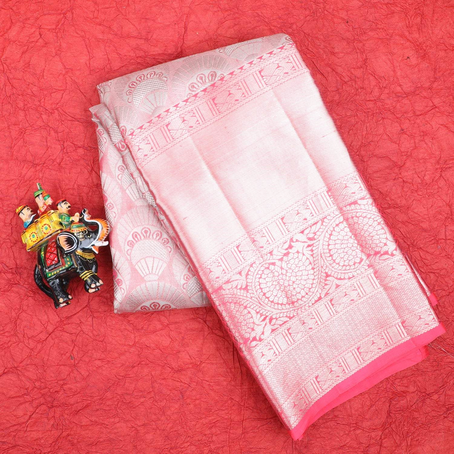 Pastel Red Kanjivaram Silk Saree With Floral Motif Pattern - Singhania's