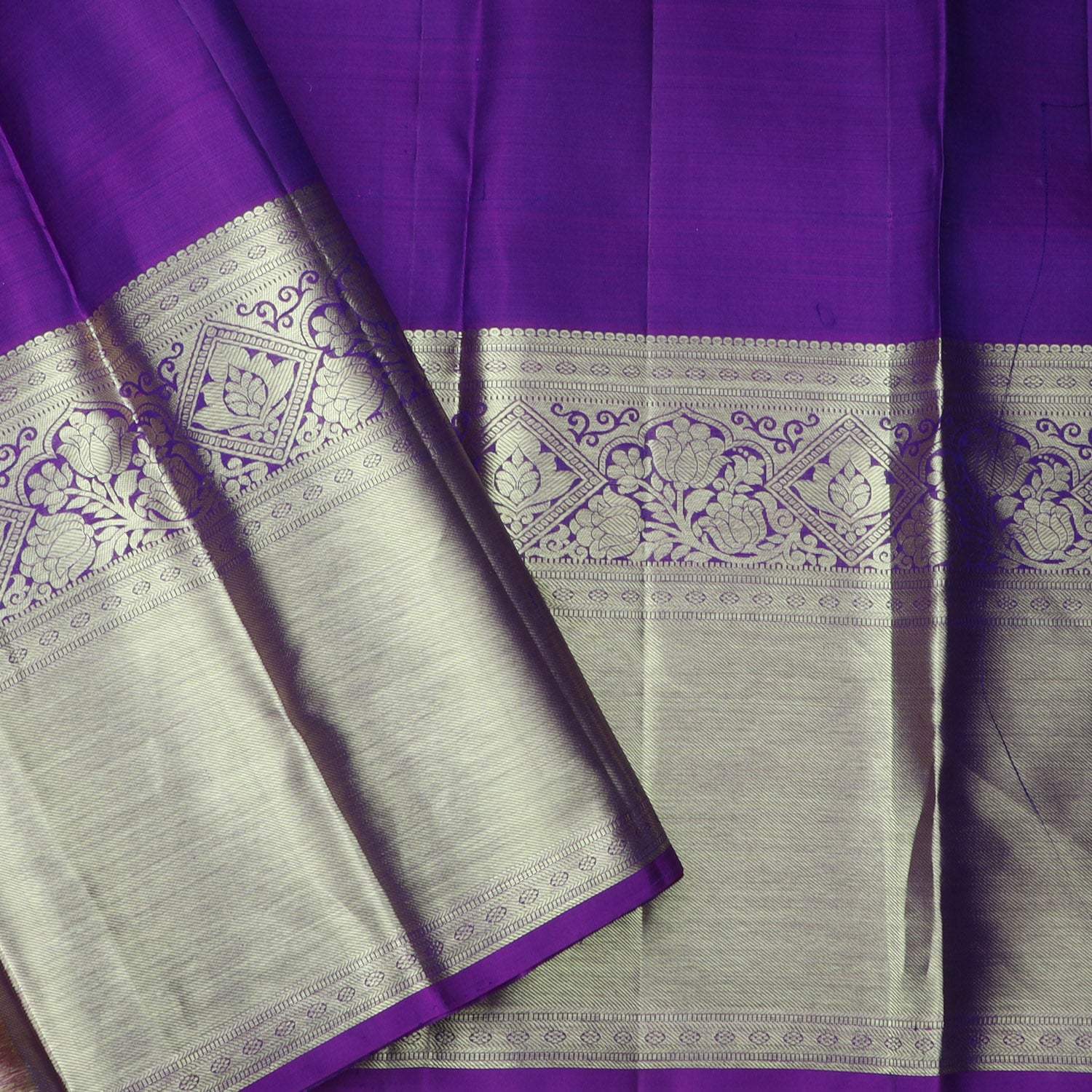 Violet Kanjivaram Silk Saree With Floral Pattern - Singhania's