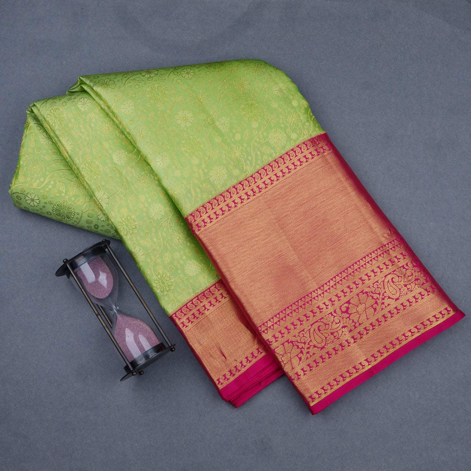 prakash_silks_and_sarees While you want to seal the beauty look in the  party, you must have this br… | Saree color combinations, Traditional silk  saree, Silk sarees