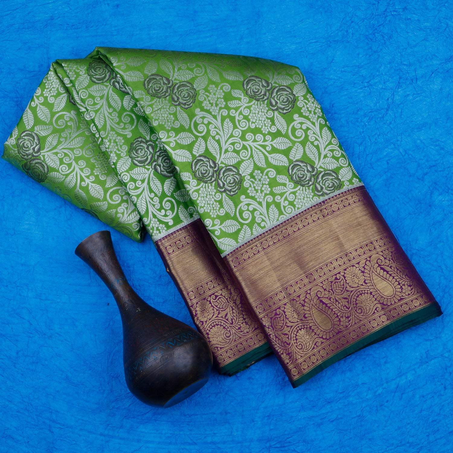 Grass Green Kanjivaram Silk Saree With Floral Pattern - Singhania's