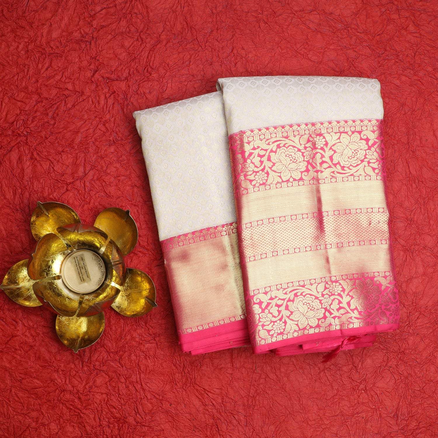 Oyster White Kanjivaram Silk Saree With Floral Booties - Singhania's