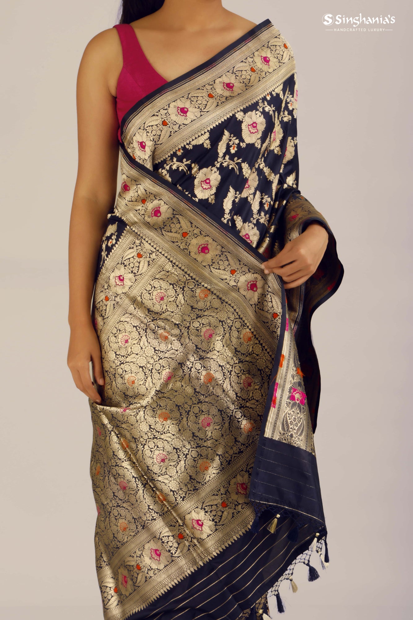 Black Banarasi Silk Saree With Floral Motif Pattern - Singhania's