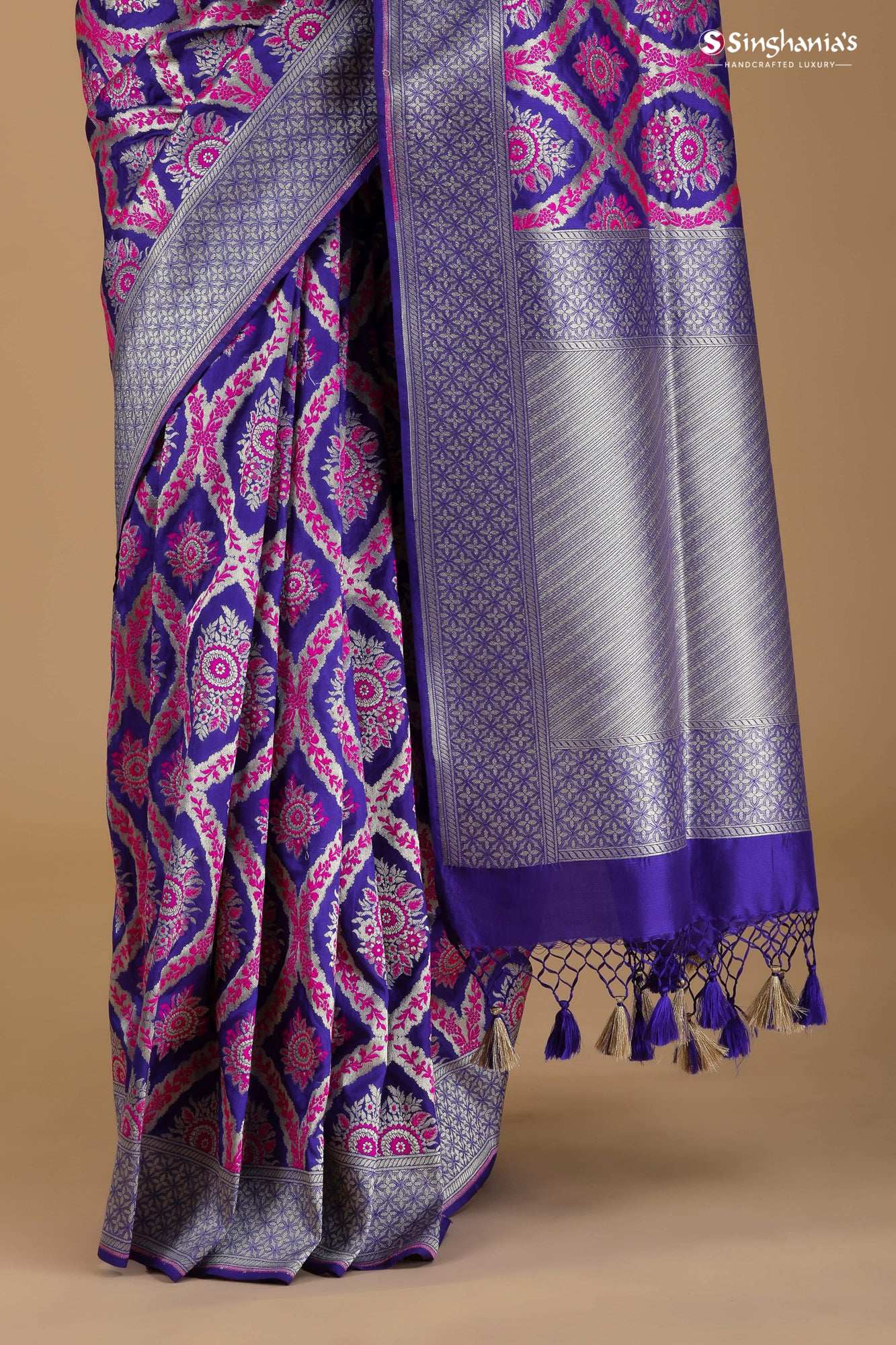 Violet Color Banarasi Silk Saree With Floral Pattern - Singhania's