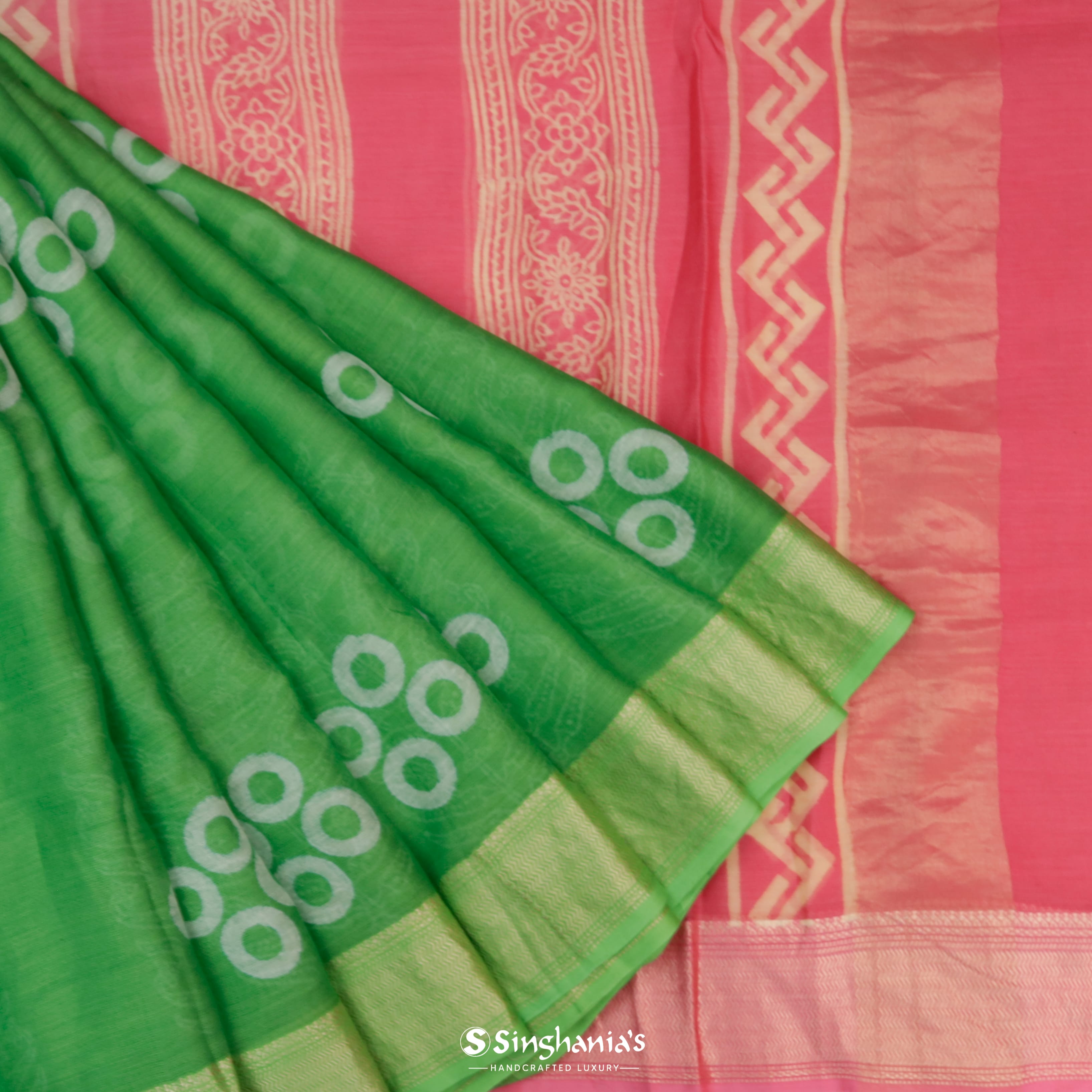 Parrot Green Maheshwari Printed Saree With Geometrical Pattern
