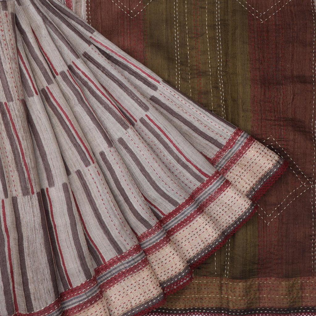 Off-White Printed Tussar Saree With Embroidery