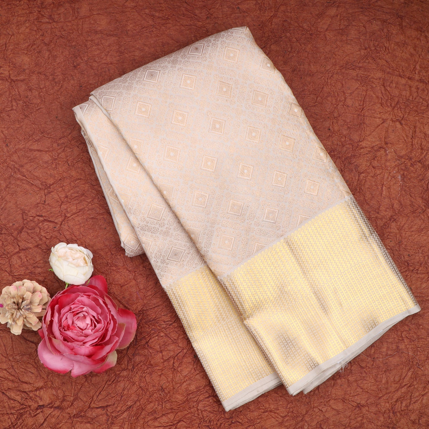 Pearl White Kanjivaram Silk Saree With Floral Pattern