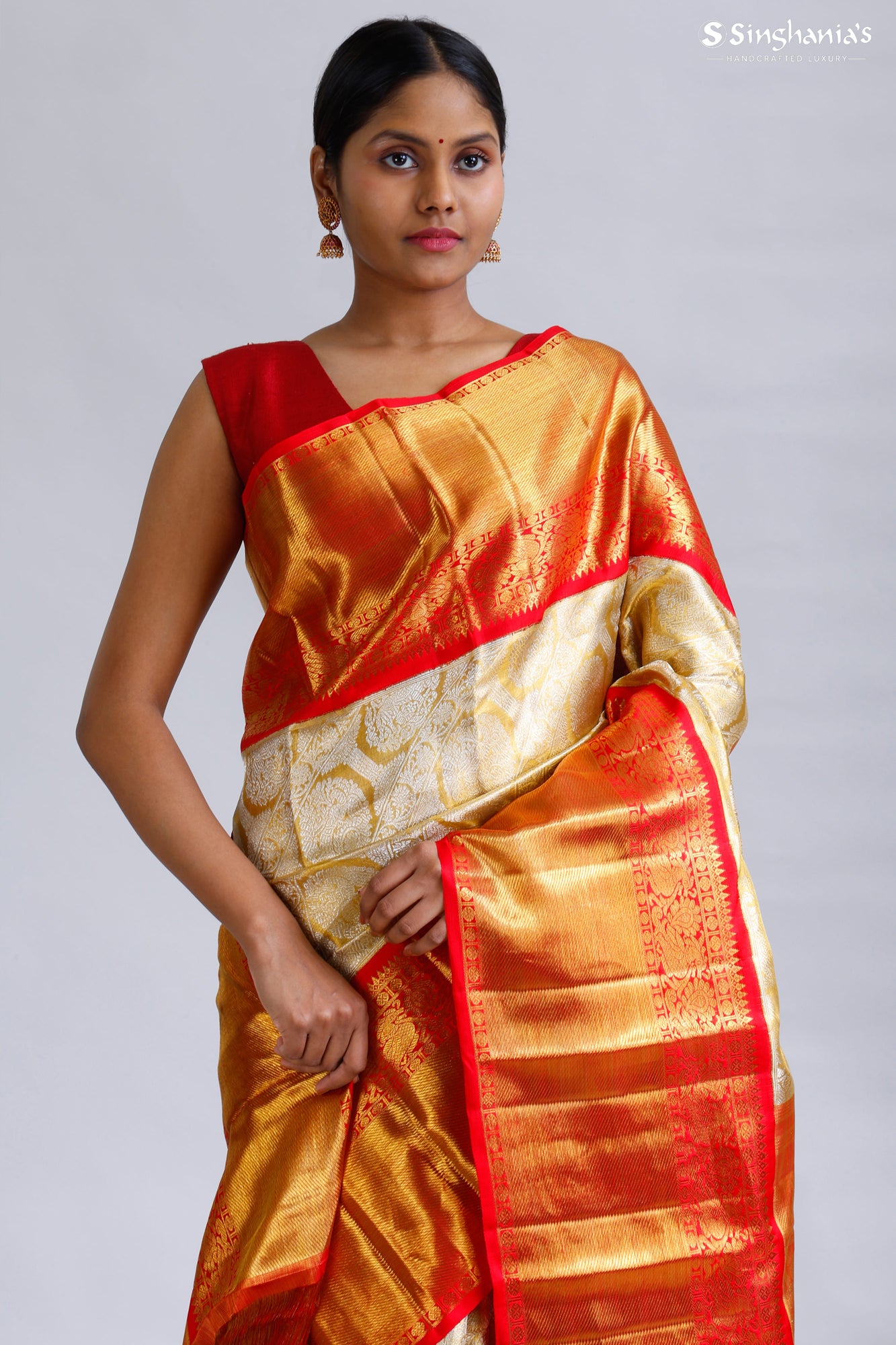 Gold Tissue Korvai Kanjivaram Silk Saree With Floral And Mayil Motif Pattern