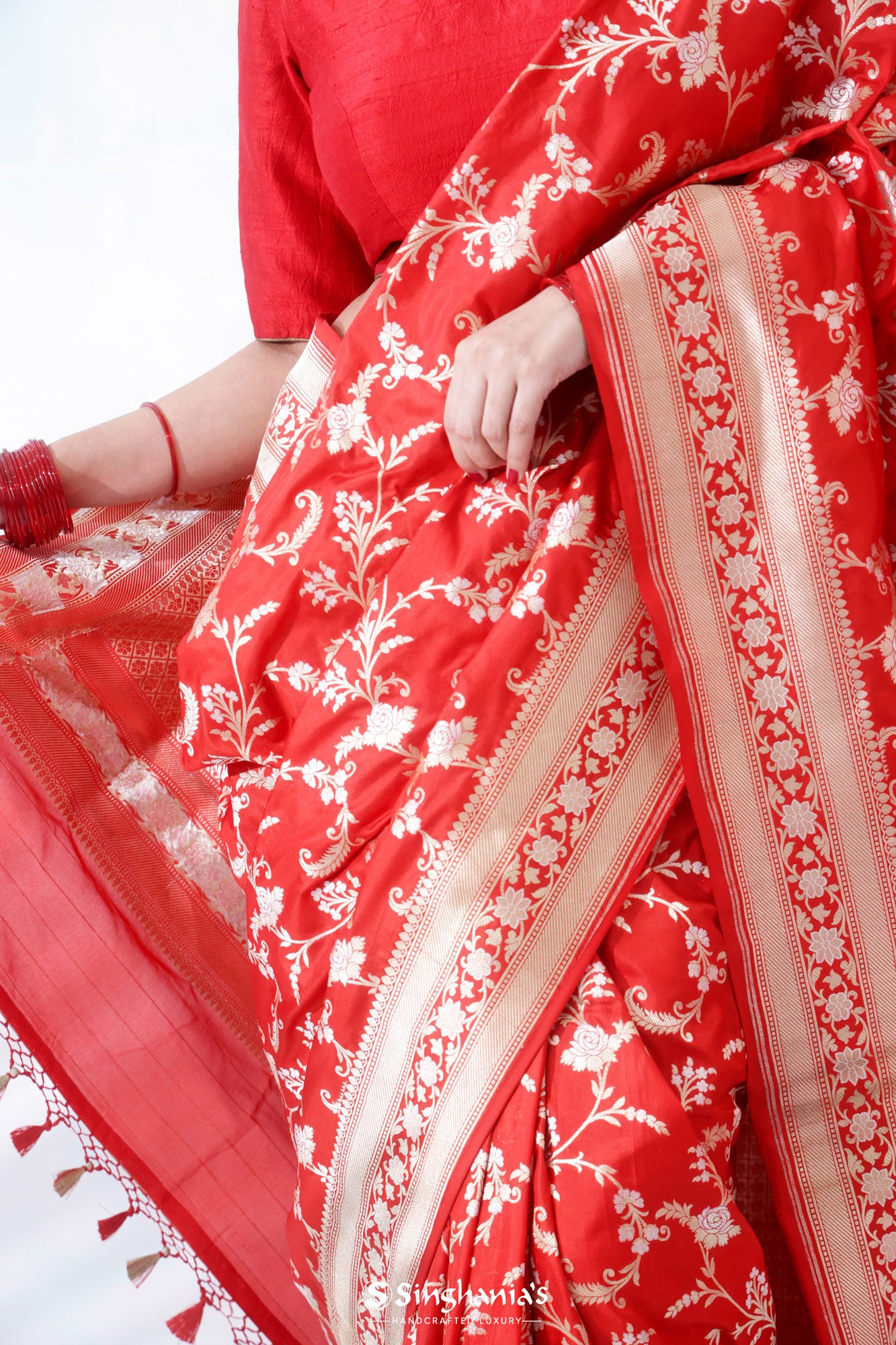 Phillies Red Banarasi Silk Saree With Floral Design